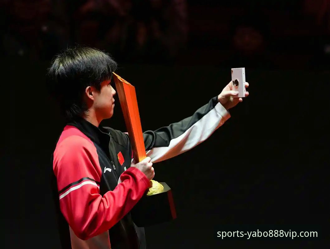 yabo888vip下载 WTT重庆冠军赛男单决赛最新战报:青春风暴席卷山城,国乒小将虽败犹荣